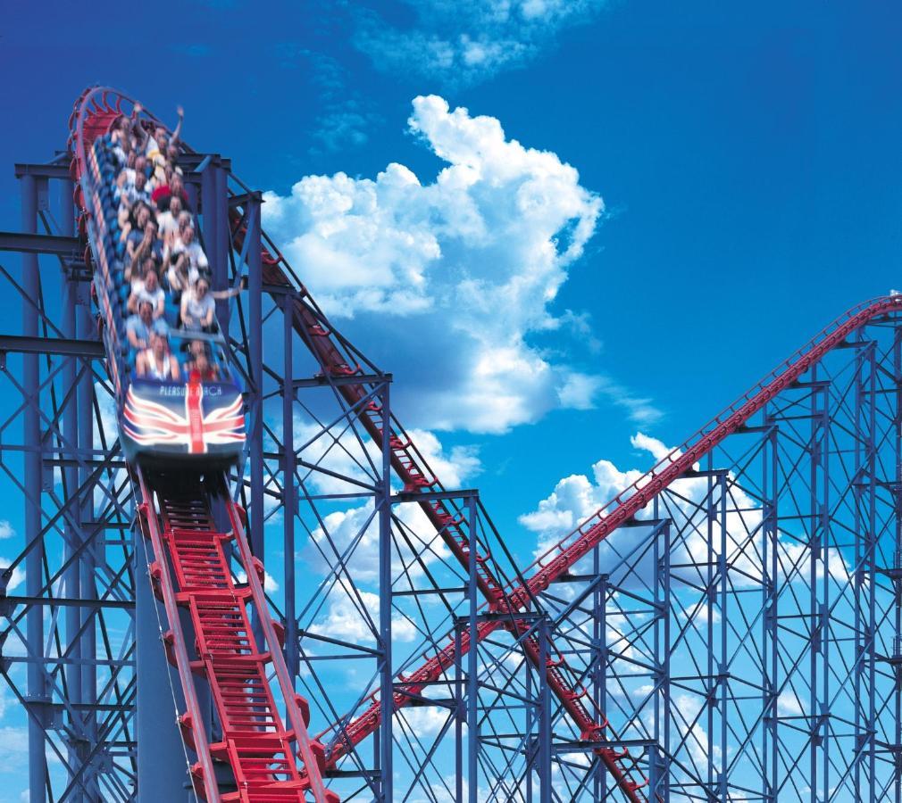 Boulevard Hotel แบล็คพูล ภายนอก รูปภาพ The UK's first roller coaster, The Great Stinger